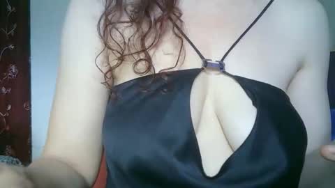 Snapshot of 77lilu chatting on 05/12/26, 10:34 Lilu online show from 05/12/26, 10:34