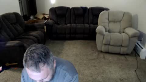 Snapshot of 7_inch_hole_punch chatting on 12/14/24, 04:34 7inch hole punch online show from 12/14/24, 04:34