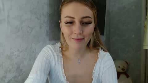 Snapshot of 7melania chatting on 09/21/25, 07:15 7melania online show from 09/21/25, 07:15