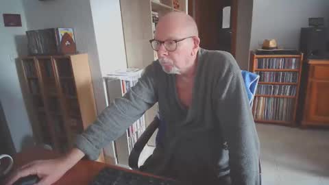  Papi  online show from 10/14/25, 07:20