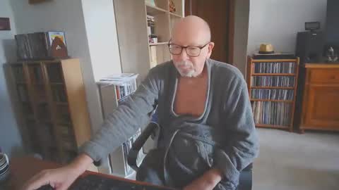  Papi  online show from 10/18/25, 08:26