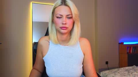 Nura online show from 09/23/25, 03:31