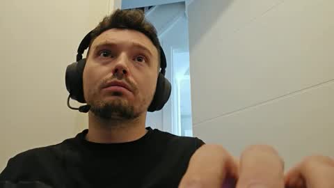 8inchdude93 online show from 09/10/25, 10:37