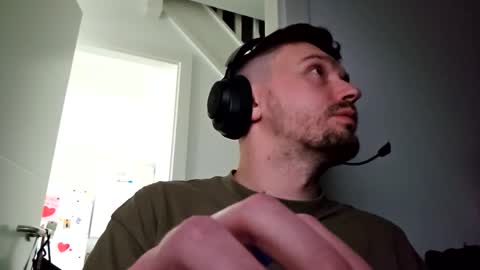 8inchdude93 online show from 10/06/25, 10:34