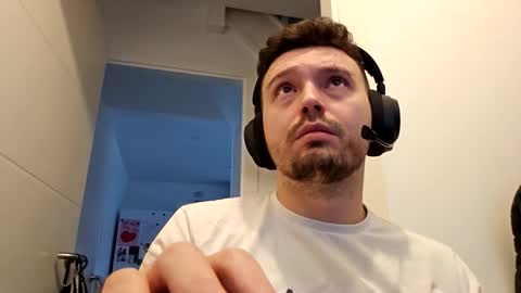 8inchdude93 online show from 10/14/25, 09:10