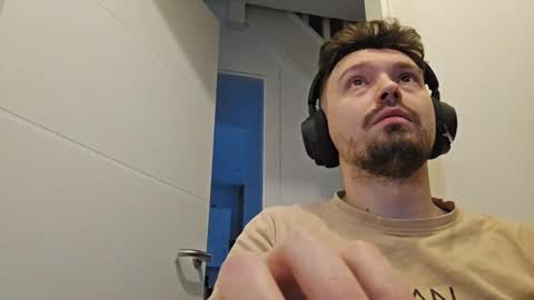 8inchdude93 online show from 04/26/26, 06:55