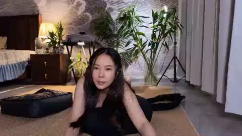 lily online show from 06/14/26, 06:37