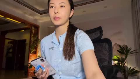 lily online show from 07/01/26, 02:40