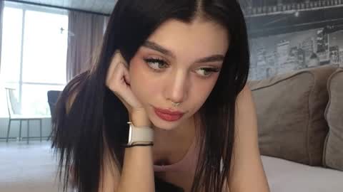 Snapshot of 9west chatting on 10/10/25, 08:46 KARINA online show from 10/10/25, 08:46