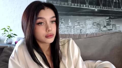 Snapshot of 9west chatting on 10/21/25, 10:27 KARINA online show from 10/21/25, 10:27