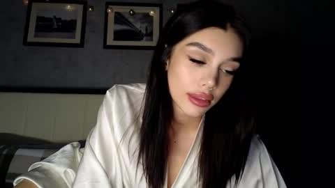 Snapshot of 9west chatting on 11/22/25, 02:38 KARINA online show from 11/22/25, 02:38