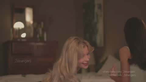 Olivia dark hair  Zoe light hair online show from 03/10/25, 02:17