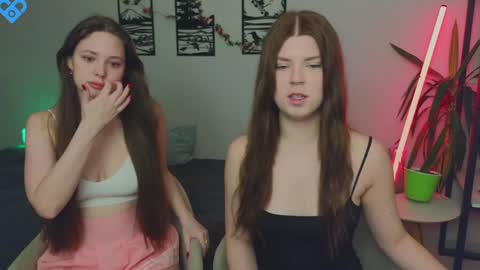 EMILY AND  MARCUS online show from 01/20/25, 01:32