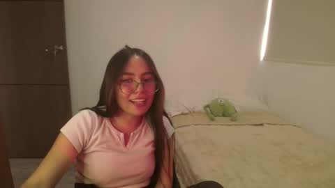 Snapshot of _abbyyyy_ chatting on 05/13/26, 04:26 abby 3 online show from 05/13/26, 04:26