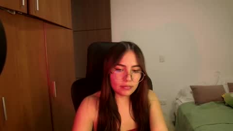 Snapshot of _abbyyyy_ chatting on 05/29/26, 03:54 abby 3 online show from 05/29/26, 03:54