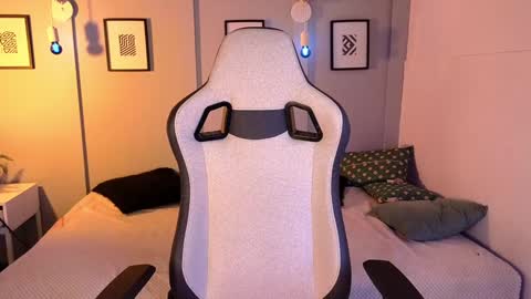 abigaill online show from 12/14/24, 04:56