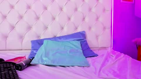 Abril  online show from 01/10/25, 01:53