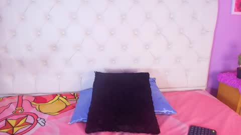 Abril  online show from 03/06/25, 07:43