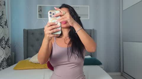 Adelle online show from 07/06/26, 10:34