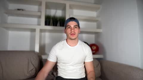 _aesthetic online show from 09/29/25, 01:38