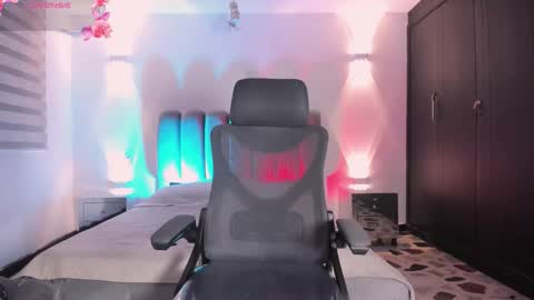 Agatha online show from 09/12/25, 12:44