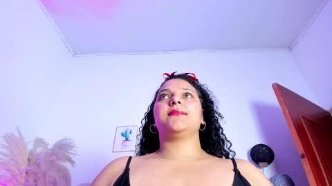 _aithanaa_ online show from 10/12/25, 07:35