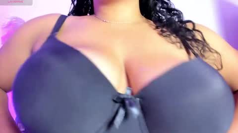 _aithanaa_ online show from 04/07/26, 07:14