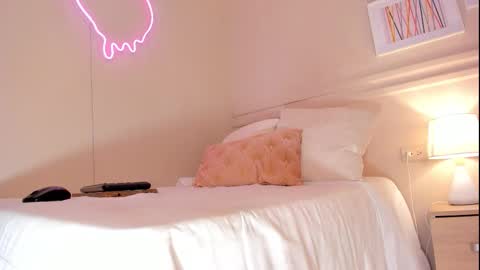 Snapshot of _aleja_x chatting on 09/25/25, 12:53 _aleja_x online show from 09/25/25, 12:53