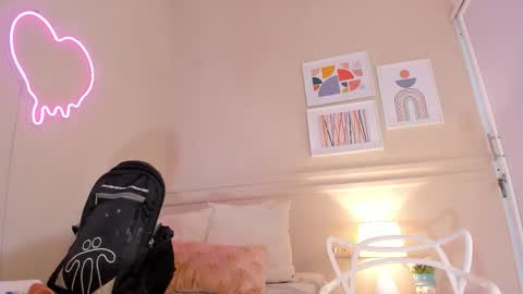 Snapshot of _aleja_x chatting on 10/01/25, 11:49 _aleja_x online show from 10/01/25, 11:49