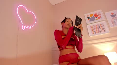 Snapshot of _aleja_x chatting on 10/13/25, 11:43 _aleja_x online show from 10/13/25, 11:43