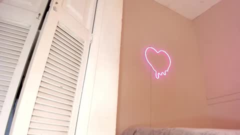 Snapshot of _aleja_x chatting on 10/25/25, 11:40 _aleja_x online show from 10/25/25, 11:40