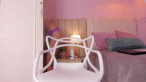 Snapshot of _aleja_x chatting on 10/30/25, 12:17 _aleja_x online show from 10/30/25, 12:17