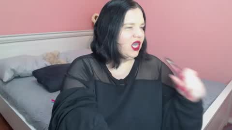 Snapshot of _alexandra_ray_ chatting on 11/24/25, 11:10 _alexandra_ray_ online show from 11/24/25, 11:10