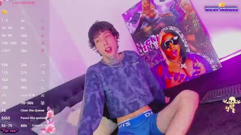 Snapshot of _alexblunt_ chatting on 12/09/24, 12:23 _alexblunt_ online show from 12/09/24, 12:23