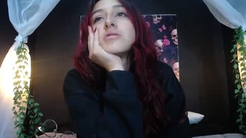 Snapshot of _alhanna chatting on 12/21/24, 06:34 Alhanna online show from 12/21/24, 06:34