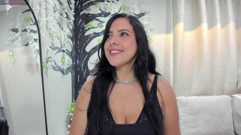 Snapshot of _alice08_ chatting on 05/18/26, 12:00 online show from 05/18/26, 12:00