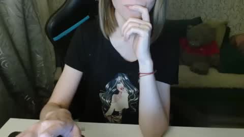  AliceCullen  online show from 11/14/25, 03:22