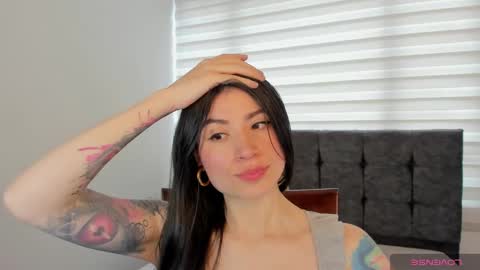 Snapshot of _aliice_1 chatting on 09/21/25, 05:58 Alice online show from 09/21/25, 05:58