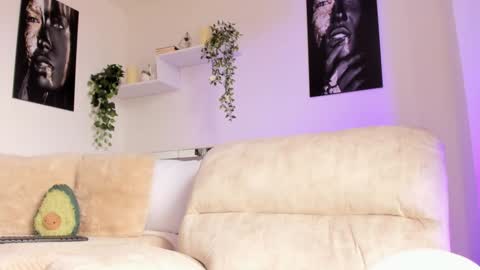 Snapshot of _alissonrose chatting on 01/24/25, 04:06 Karo online show from 01/24/25, 04:06