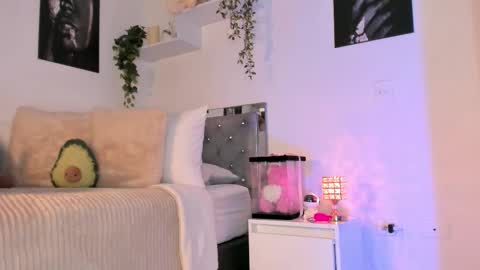 Snapshot of _alissonrose chatting on 09/15/25, 08:42 Karo online show from 09/15/25, 08:42