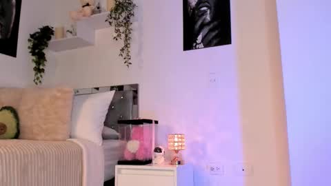 Snapshot of _alissonrose chatting on 10/08/25, 10:51 Karo online show from 10/08/25, 10:51