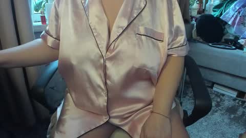 lisa online show from 11/30/25, 09:35