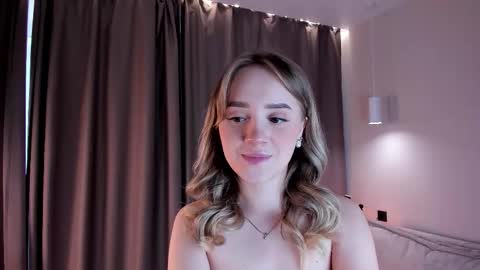 Snapshot of _ammy_moore_ chatting on 03/21/26, 08:19 Amily online show from 03/21/26, 08:19