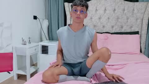 Snapshot of _andrew_williams chatting on 12/14/24, 10:18 Andres online show from 12/14/24, 10:18