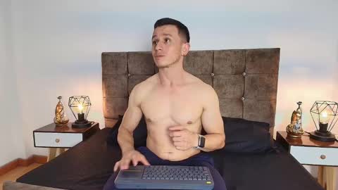 Snapshot of _andrewfalcon2 chatting on 01/18/25, 06:10 _andrewfalcon2 online show from 01/18/25, 06:10