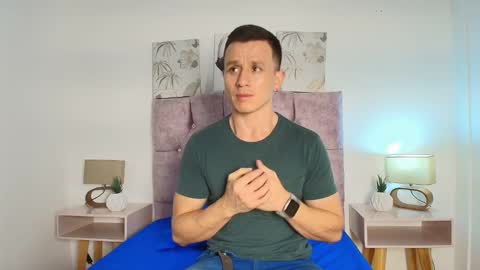 Snapshot of _andrewfalcon2 chatting on 01/20/25, 12:18 _andrewfalcon2 online show from 01/20/25, 12:18