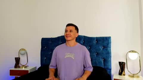 Snapshot of _andrewfalcon2 chatting on 02/03/25, 12:36 _andrewfalcon2 online show from 02/03/25, 12:36