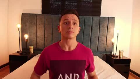 Snapshot of _andrewfalcon2 chatting on 02/22/25, 07:03 _andrewfalcon2 online show from 02/22/25, 07:03