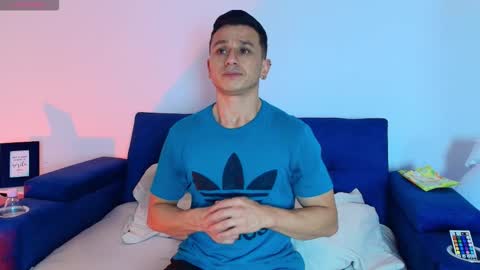 Snapshot of _andrewfalcon2 chatting on 10/12/25, 12:37 _andrewfalcon2 online show from 10/12/25, 12:37