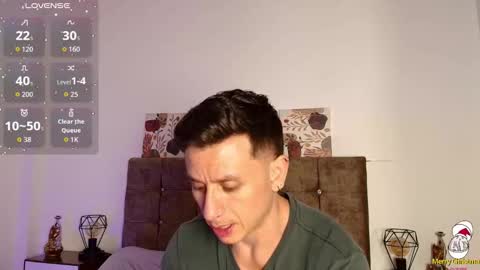 Snapshot of _andrewfalcon2 chatting on 11/17/25, 04:35 _andrewfalcon2 online show from 11/17/25, 04:35